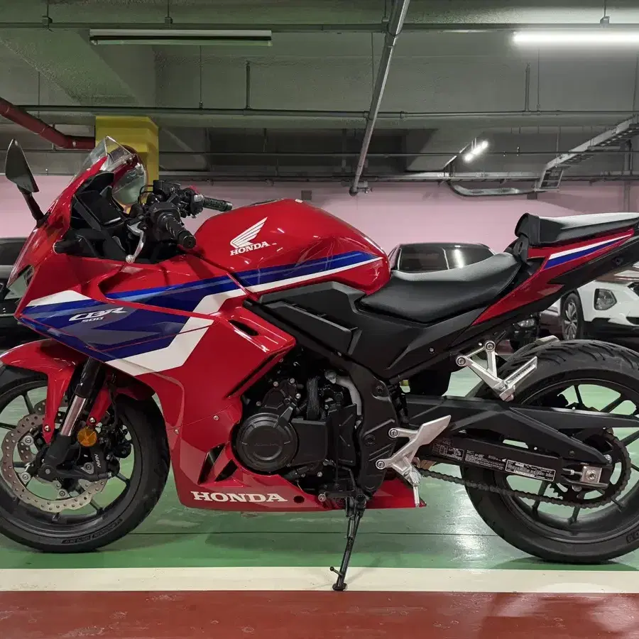 24년식 혼다 cbr500r 레드 컬러 1500키로 신차급 판매합니다.