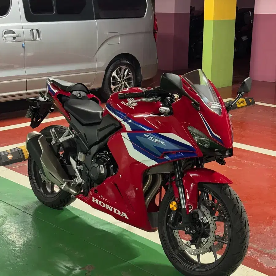 24년식 혼다 cbr500r 레드 컬러 1500키로 신차급 판매합니다.