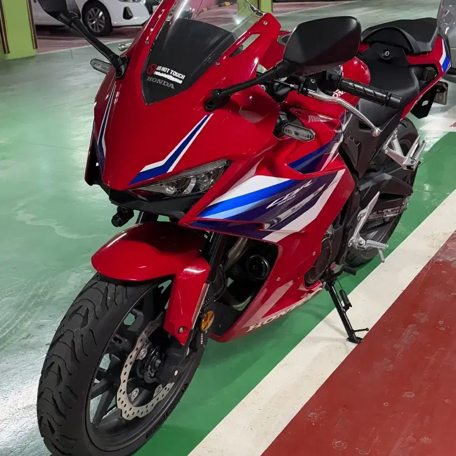 24년식 혼다 cbr500r 레드 컬러 1500키로 신차급 판매합니다.