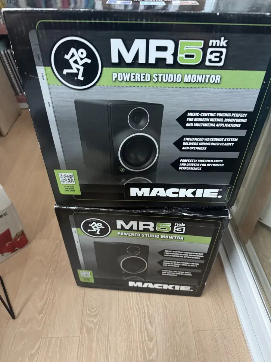 McKee mr5 mk3 monitor speaker (2 units)