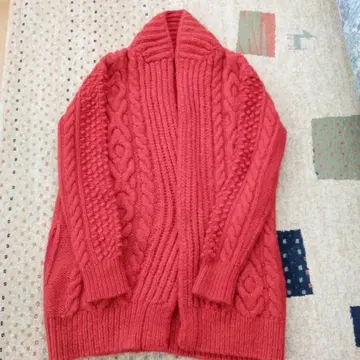 새상품급 맥피투모 롤랜드알파카 혼방 빨간색 니트 가디건