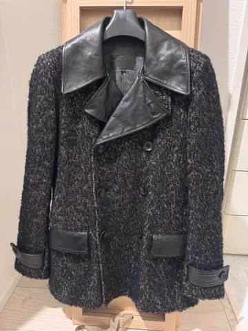 이삼 카타야마 백래쉬 울 레더 콤비피스 코트