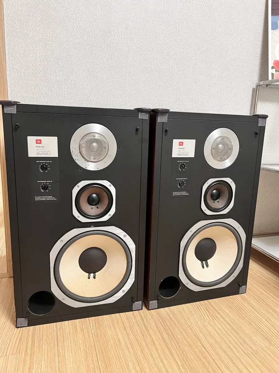 JBL L96