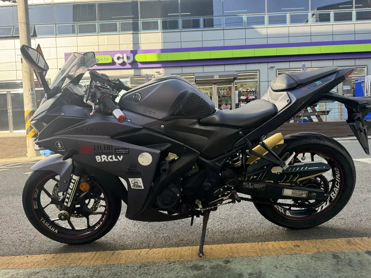 YZF-R3