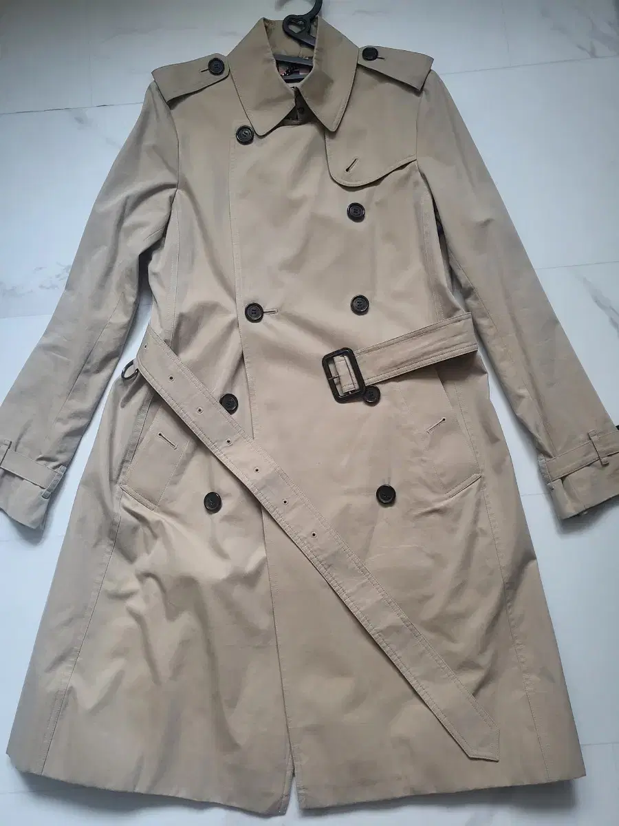 Burberry Kensington trench coat (size 8)