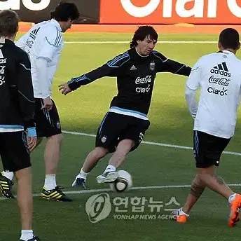 아디다스  2010월드컵 아르헨티나 메시 축구 국대 실착트레이닝복(희귀)