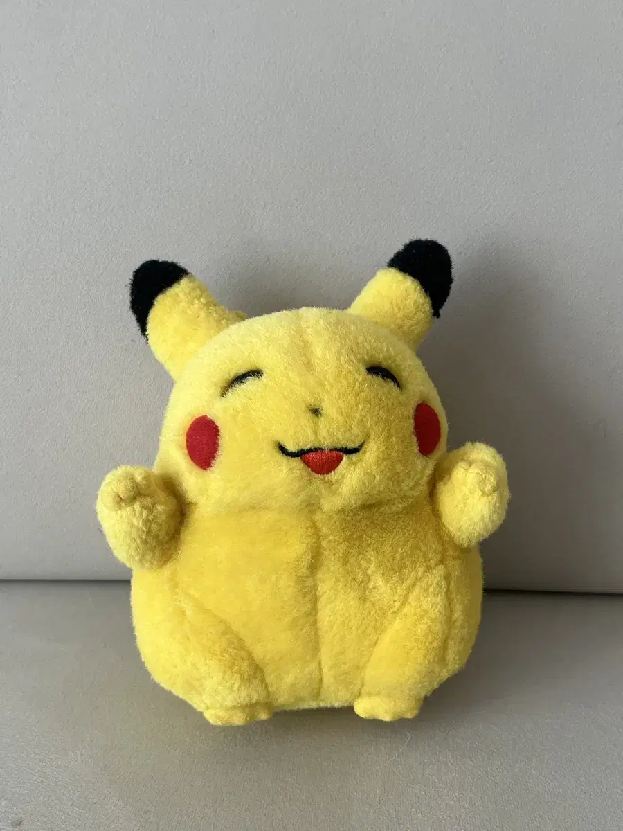 Pokémon Classic Tommy Smiling Pikachu Chubby Pikachu Doll