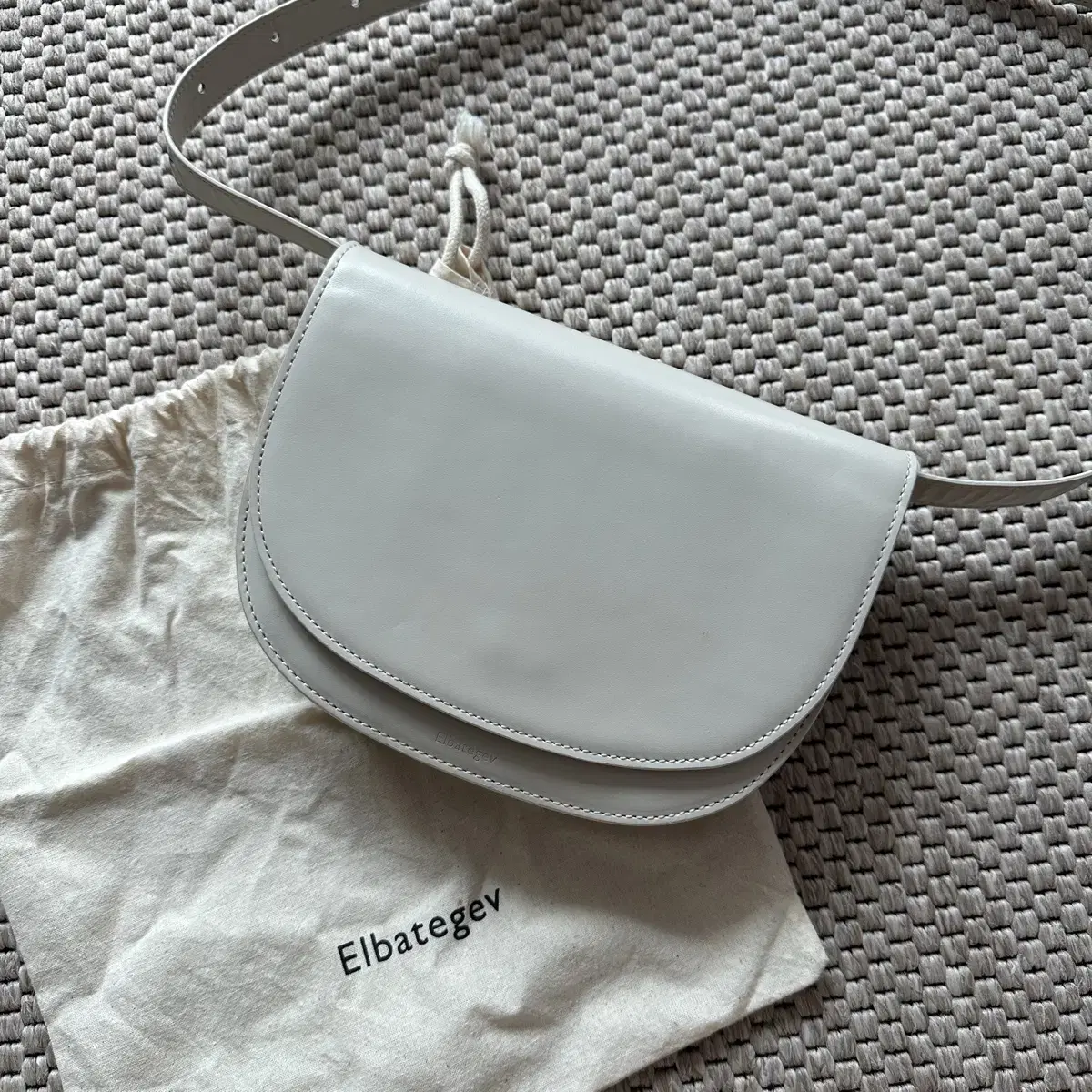 L'avetegeb mini bag pale stone (Chae Jungwon bag)