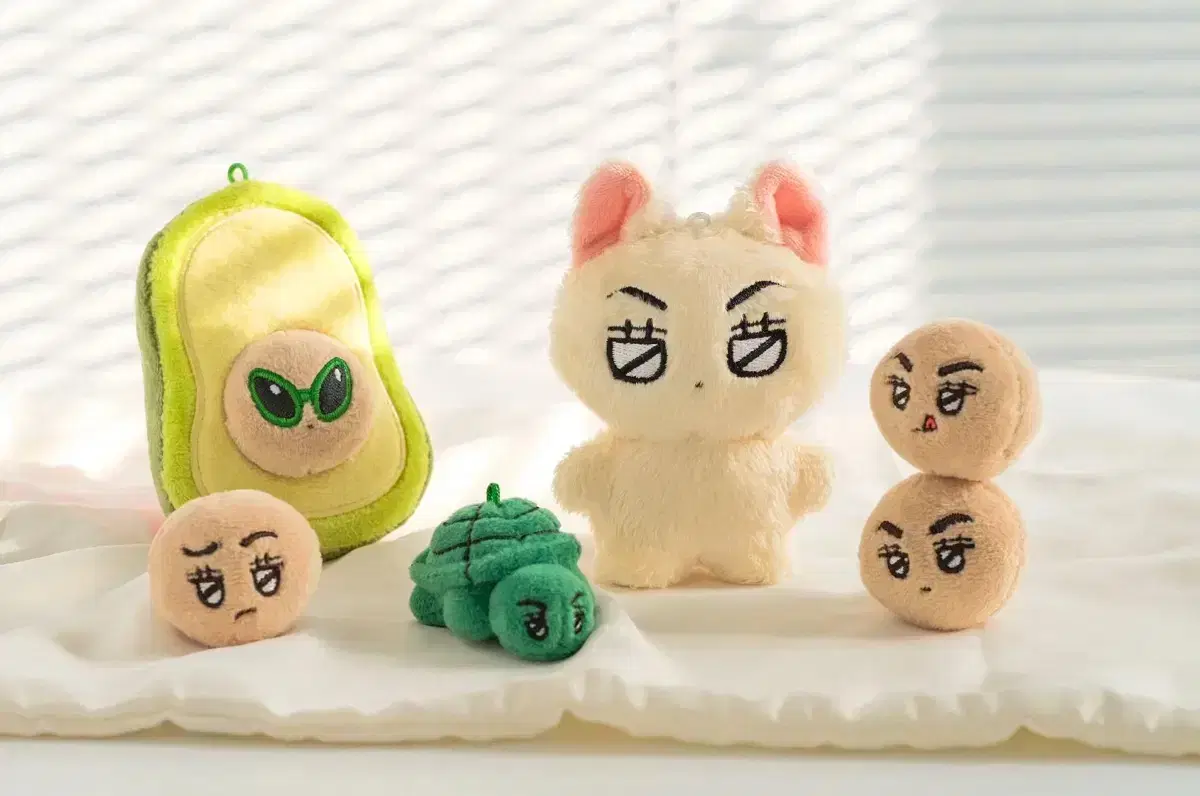 SEVENTEEN vernon doll WTS