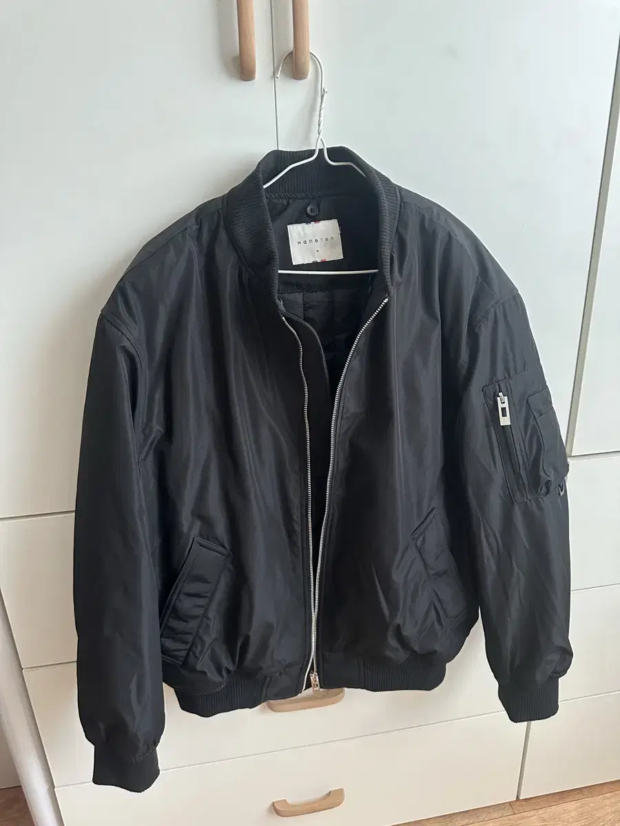 Hentten bomber jacket