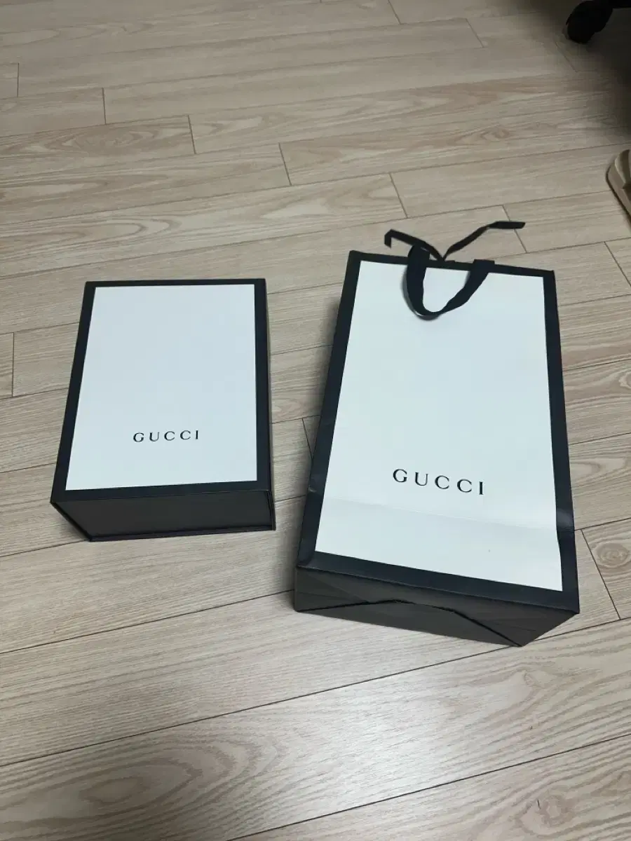 Gucci box shopping bag set