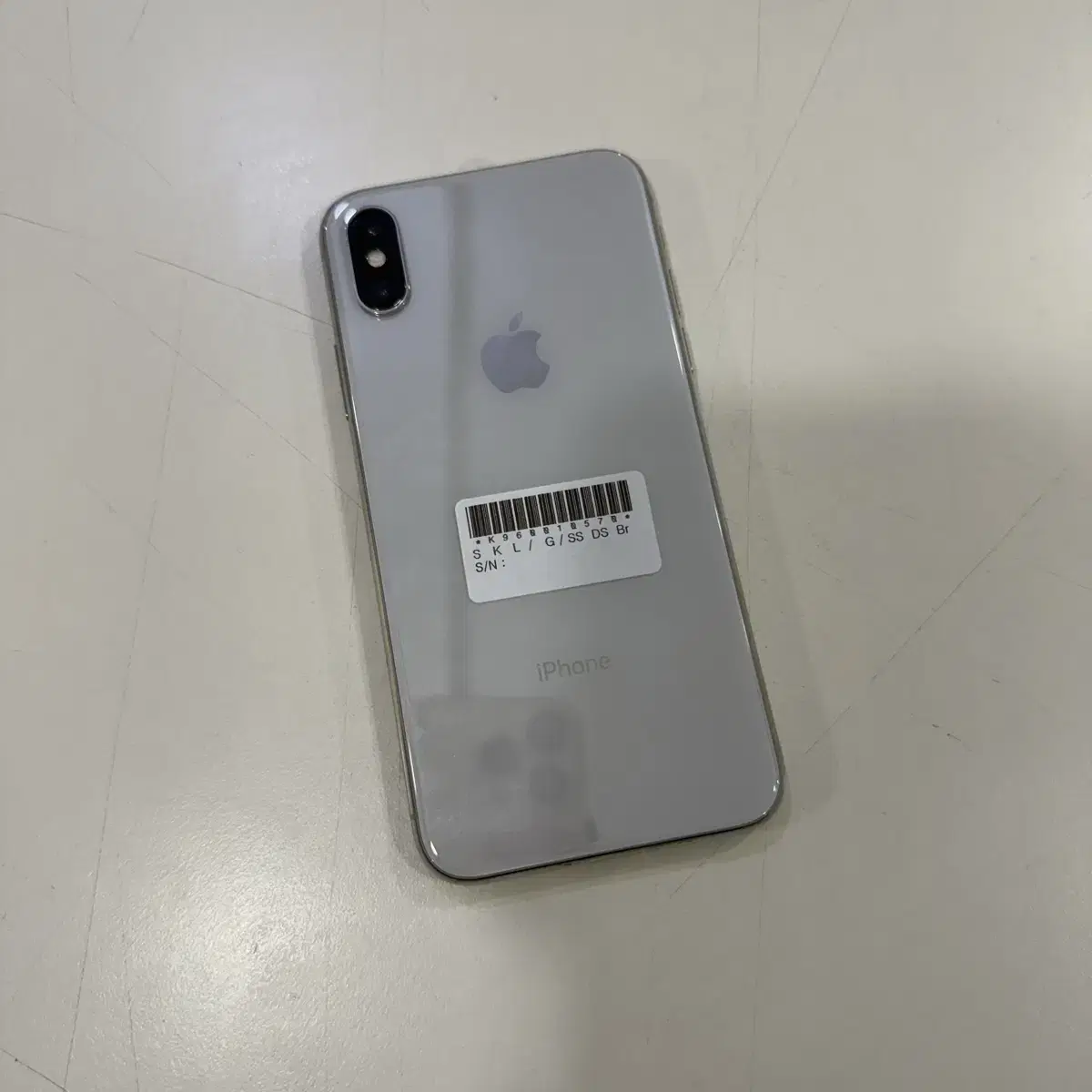 I sell iPhone X 64GB in silver.