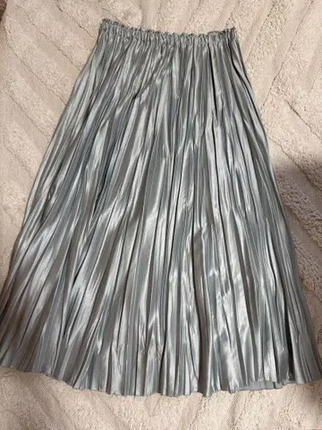 투모 롤랜드플리츠 스커트 새상품급