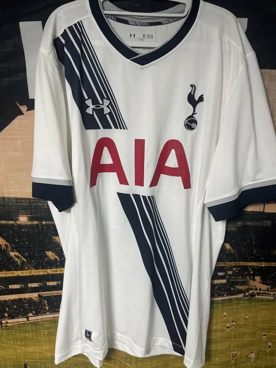 15-16 Tottenham Hotspur Harry Kane jersey sold (with a tag attached)