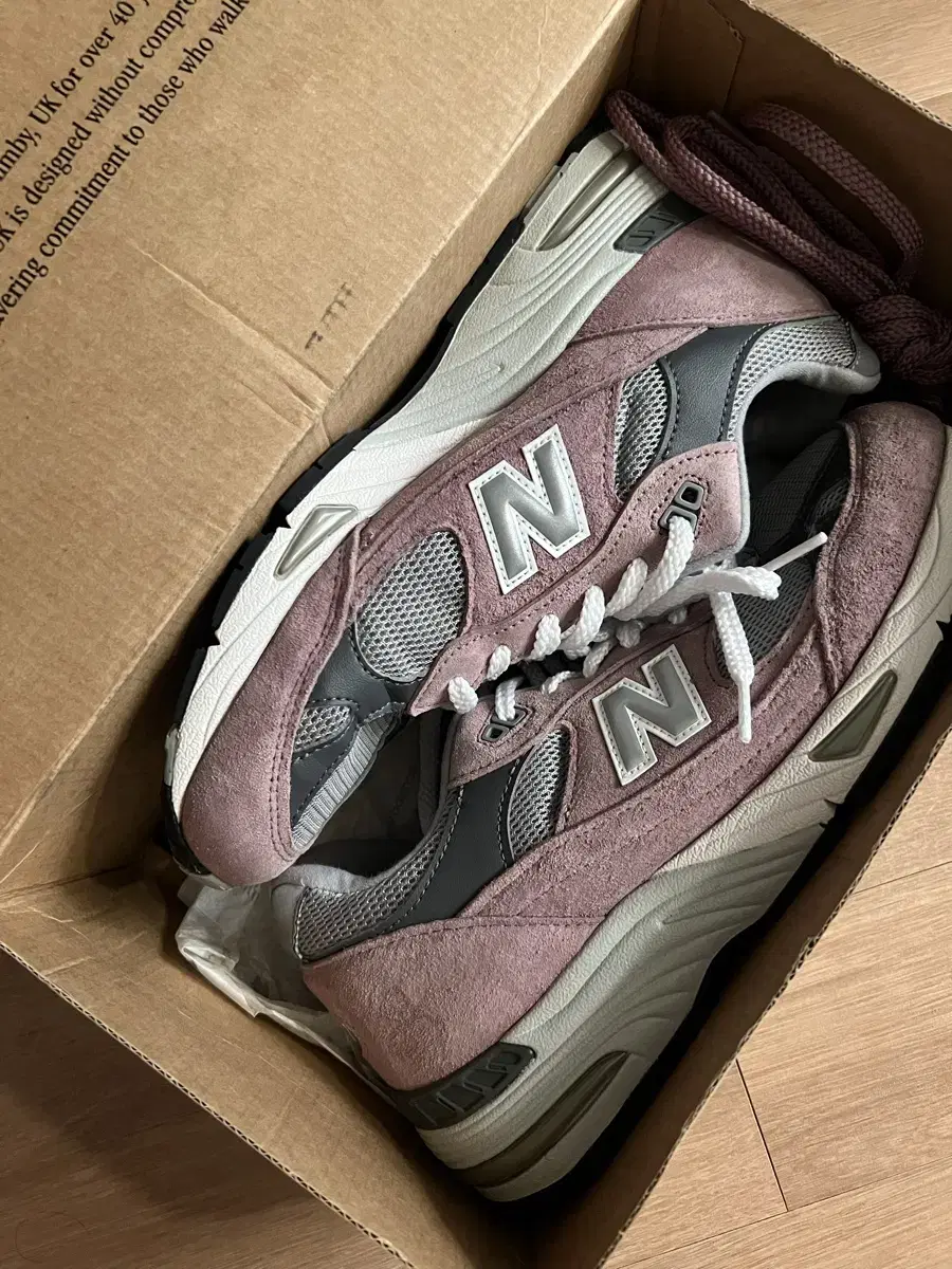 New Balance 991 Made in UK Pink Grey