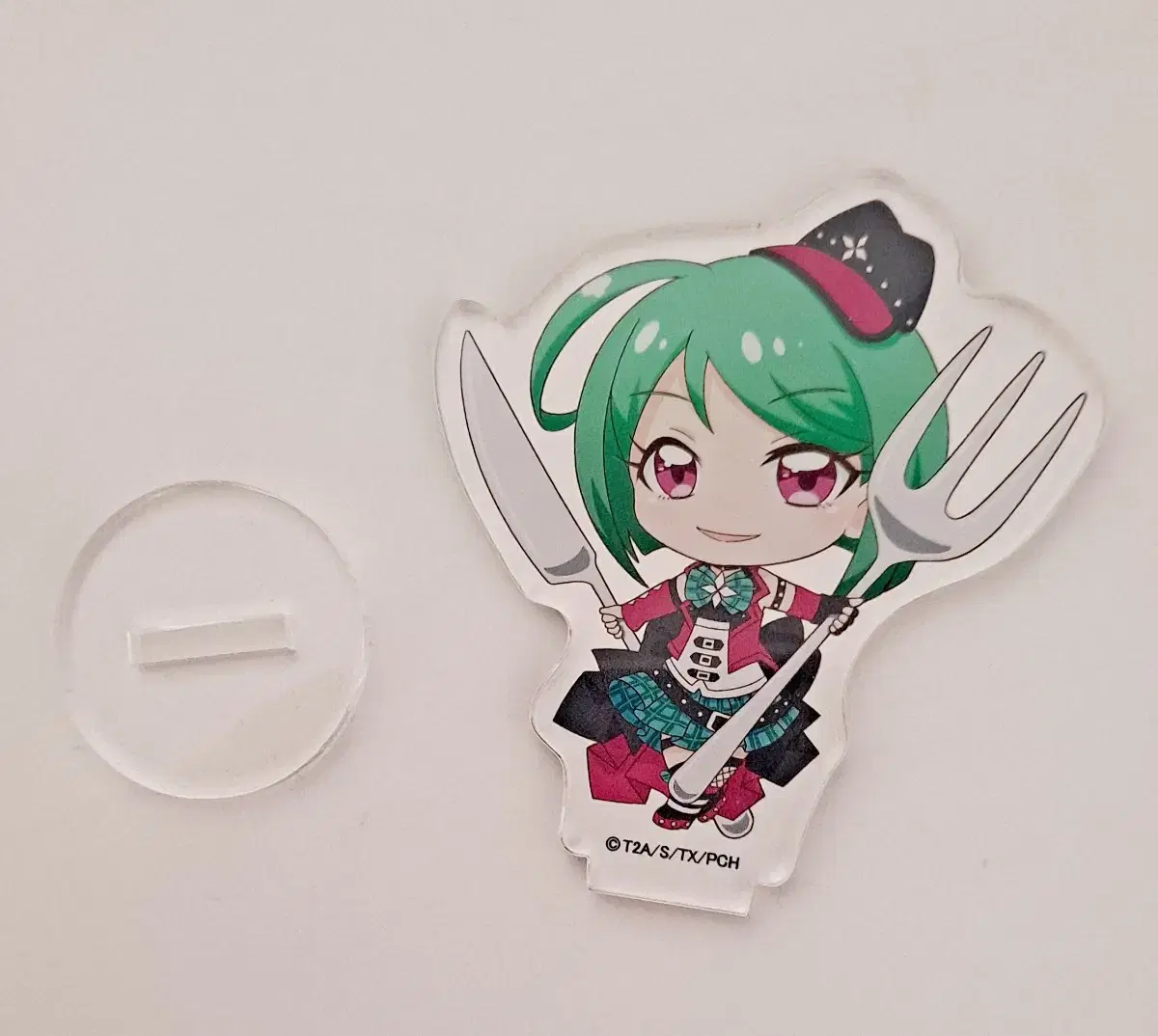 Free channel Sarah Acrylic stand