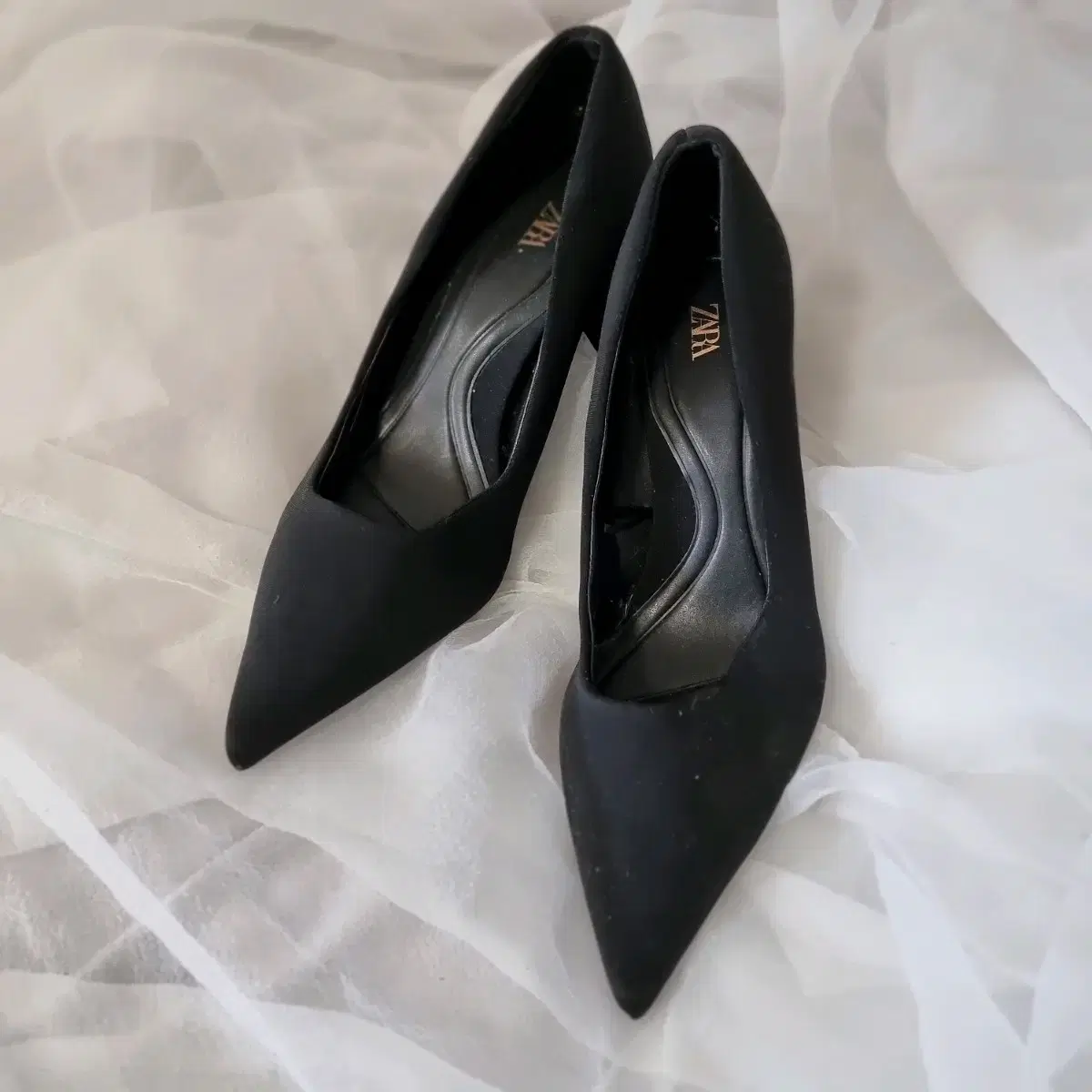 (New Product) Zara Black Satin Shoes Size 250 Size 39