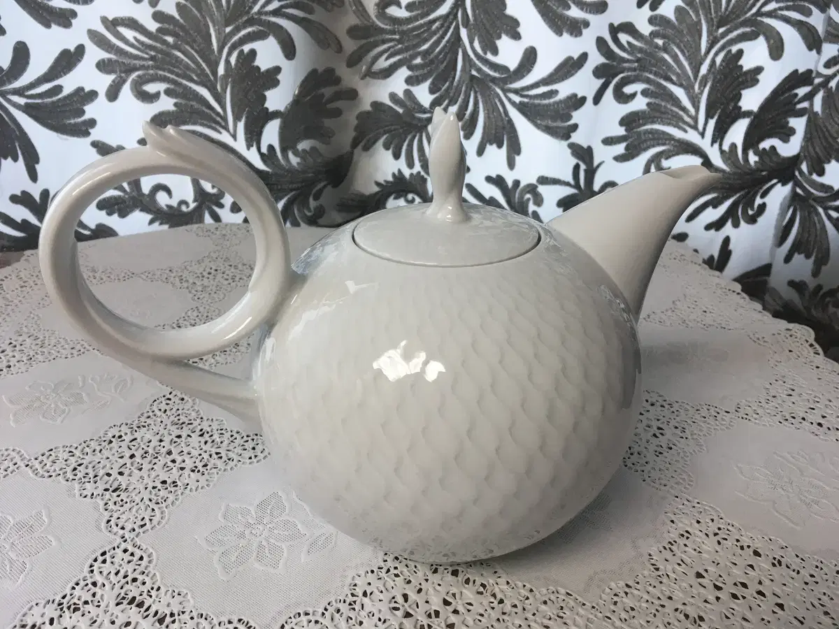 Mythic Wave's U-tea pot