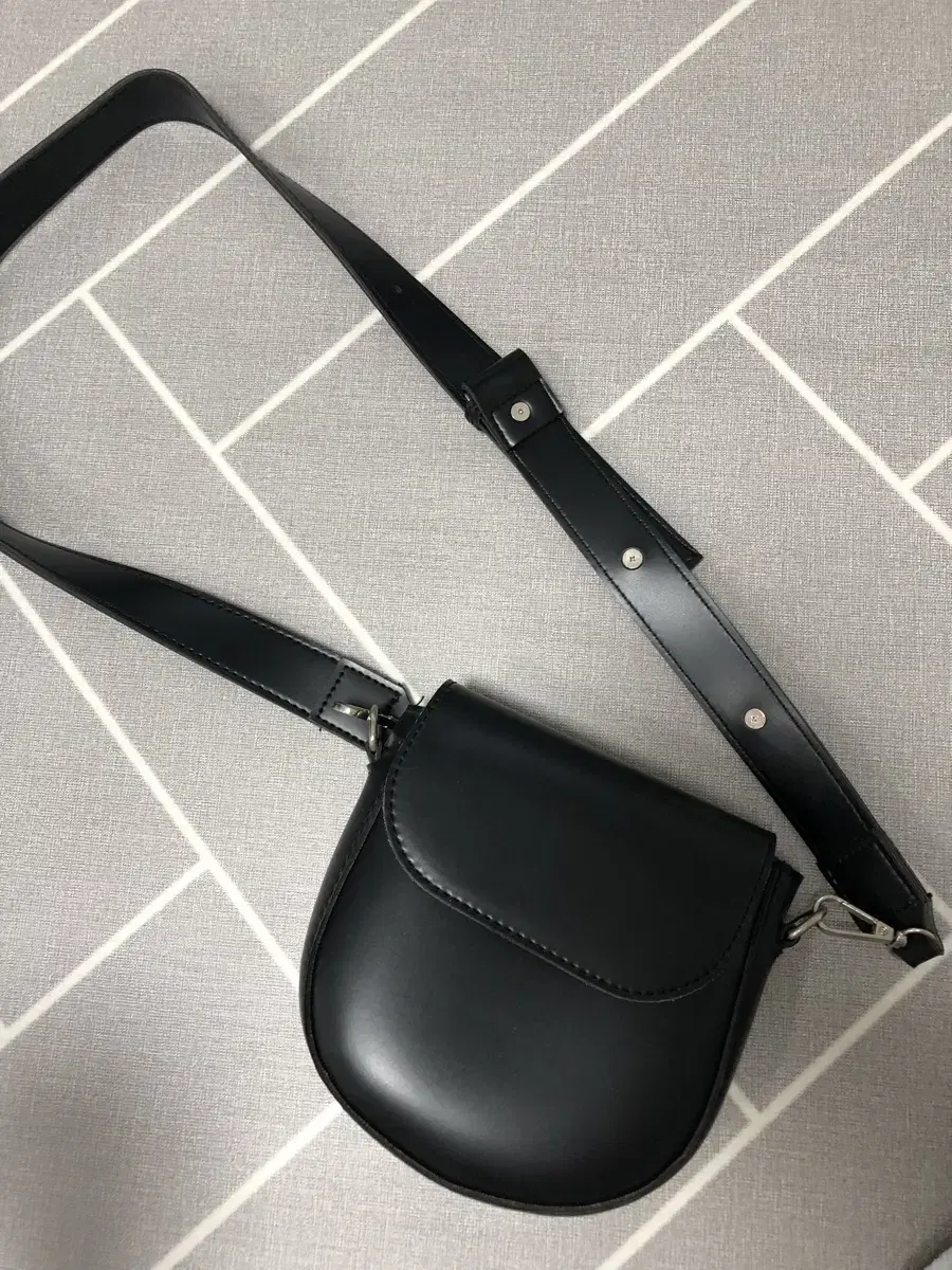 Cross Mini Bag Black