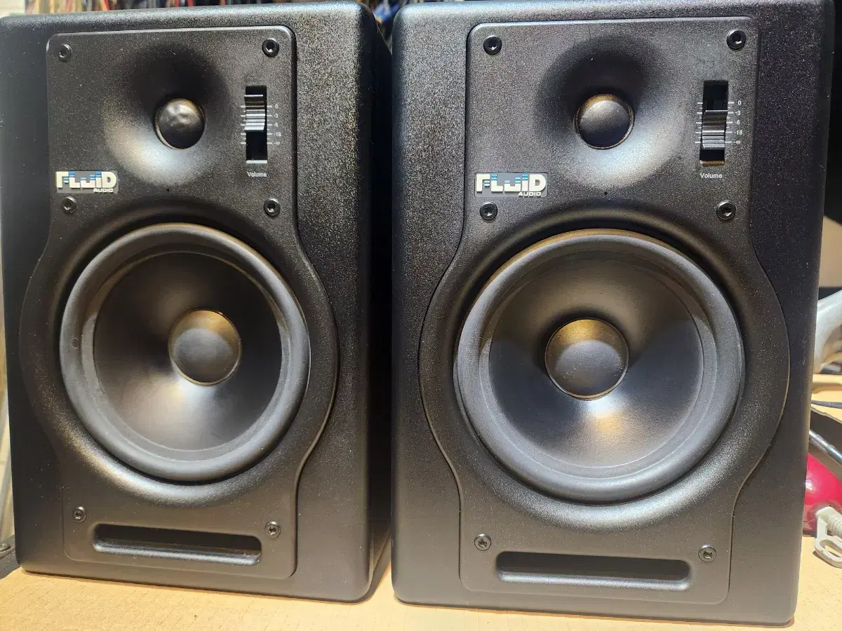 FLUID F5. Monitor speaker