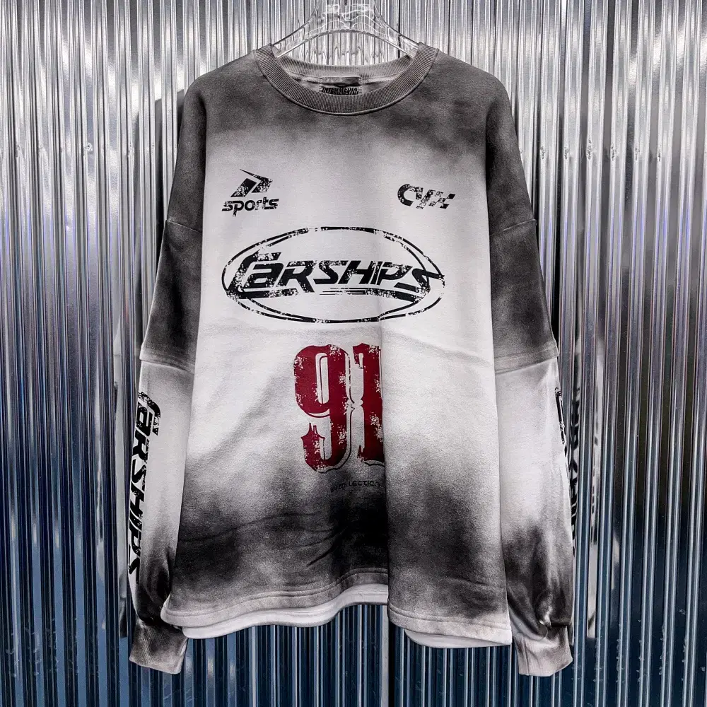 [New Product] Hot Wheels Layered Dirty Brushed Sweatshirt (2XL in Korea) CG747