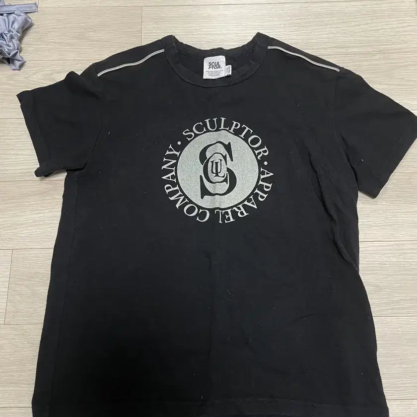 SCULPTOR | 스컬프터 Sculptor Varsity Logo Tee Black #스컬