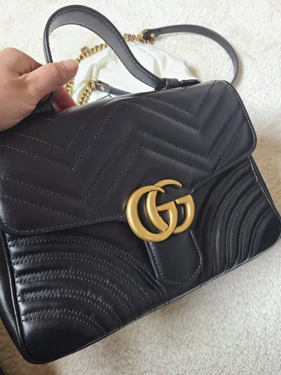 GUCCI Mamont Matelasse Top Handle Medium