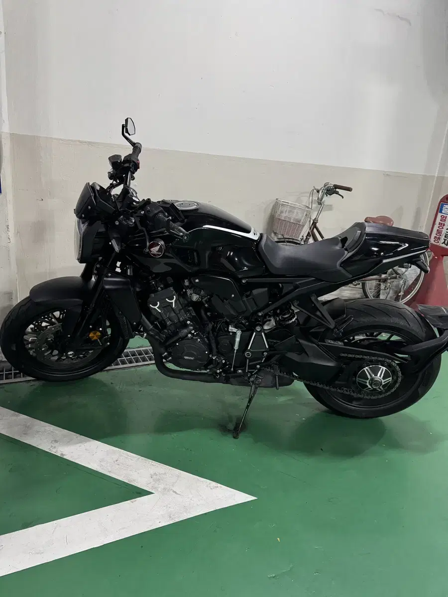 혼다 cb1000r 블랙에디션