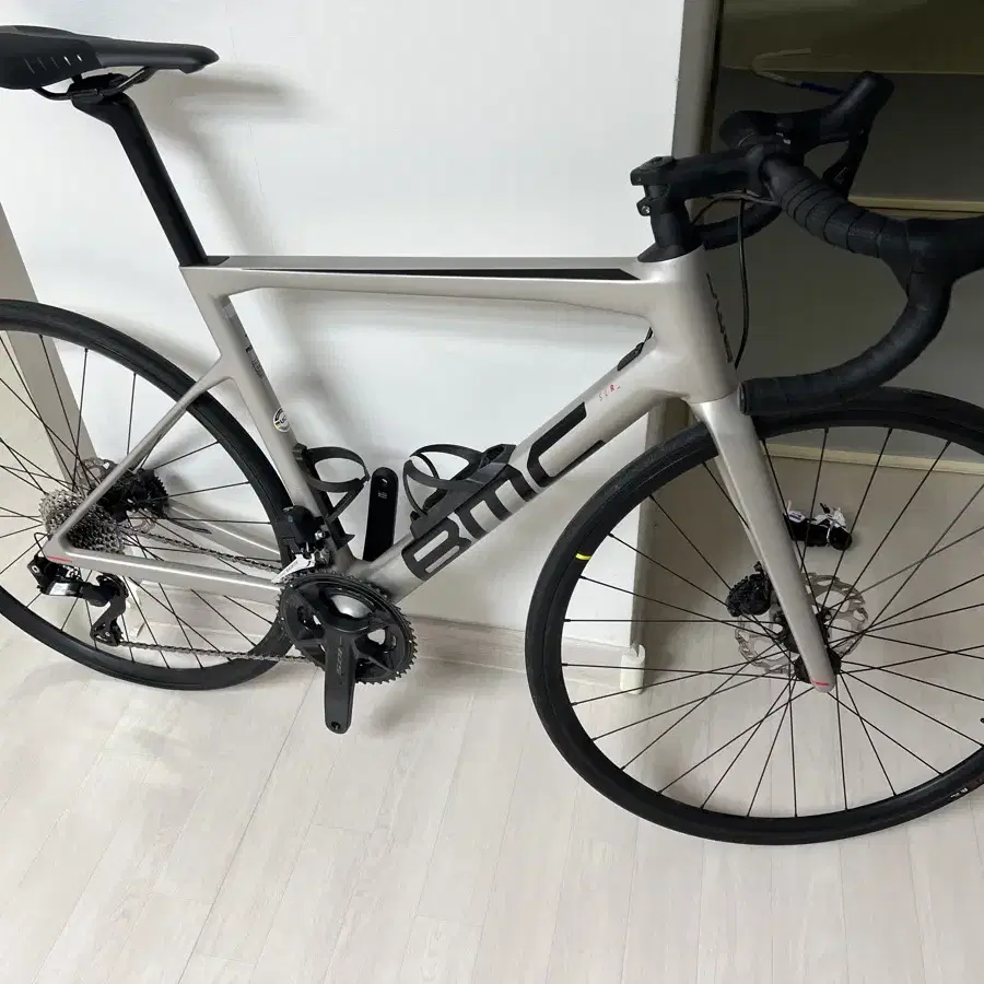 23년식 Bmc slr five 105 di2 54사이즈