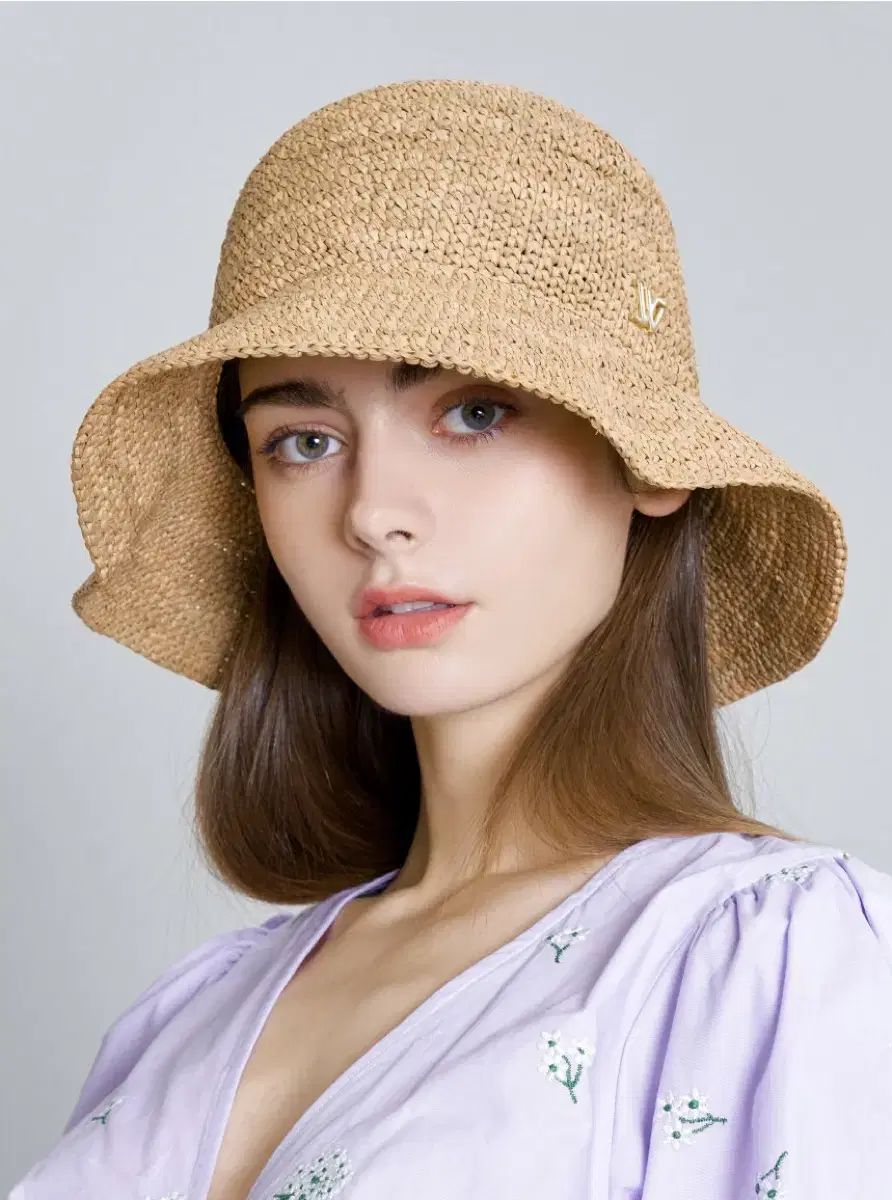 Natural raffia cloche hat, peanut color