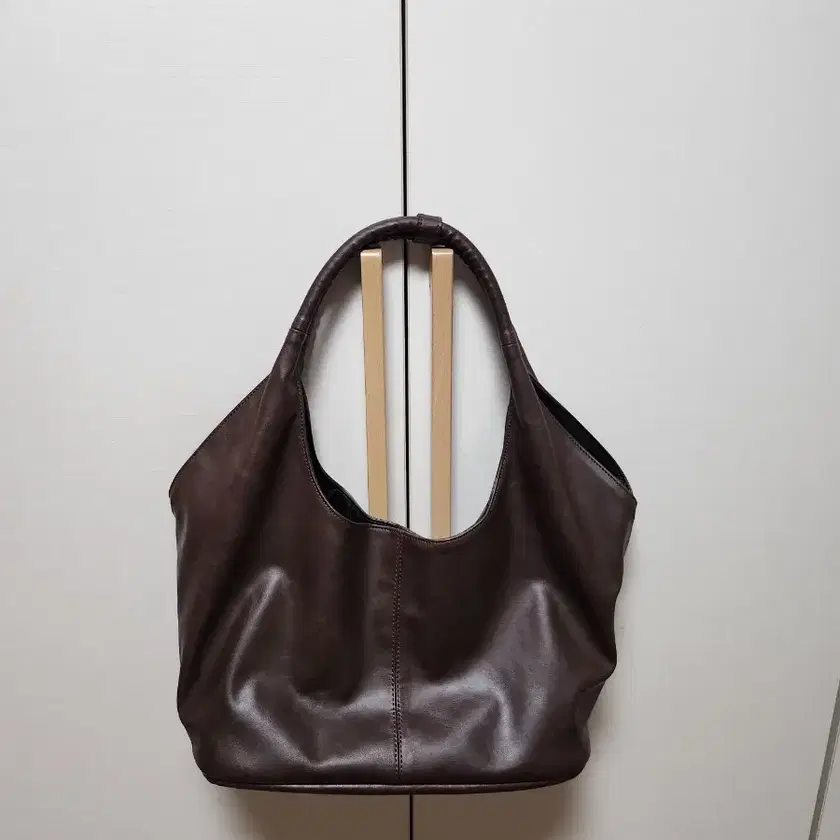 ☆韓国の人気☆【YEOMIM】☆vase ba.g (suede)☆ vase bag (suede camel) - YEOMIM