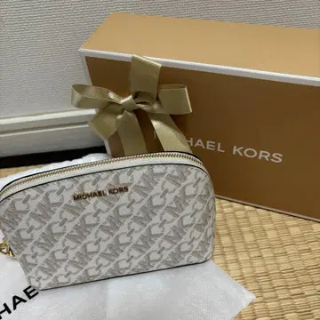 마이클코어스 엠파이어 시그니처 로고 트래블 파우치 스몰 화이트