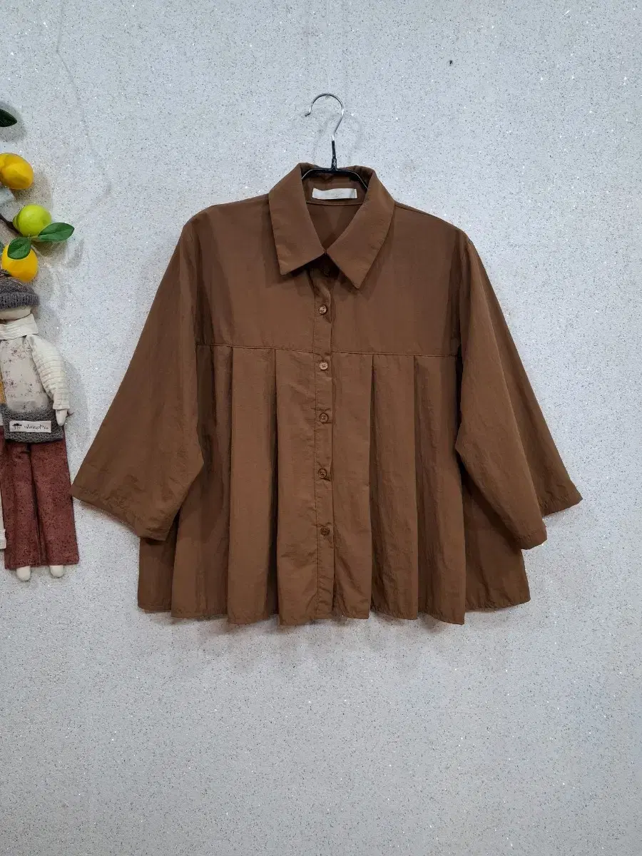 Front pleat blouse