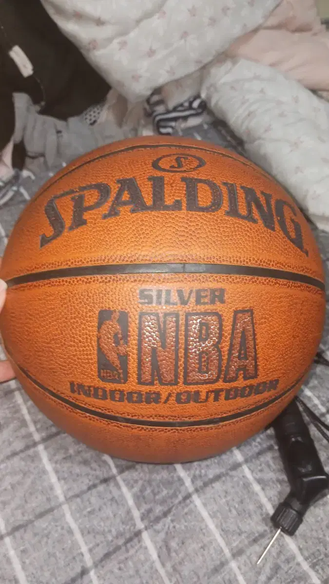 스팔딩(spalding)실버 nba 농구공 팝니다