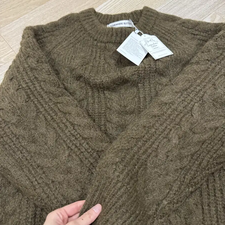 새상품) 썸웨어버터 Chelsea alpaca cable knit