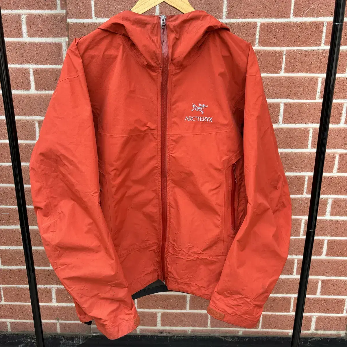 ARCTERYX ARCTERYX Beta SL Orange Gore-Tex windbreaker