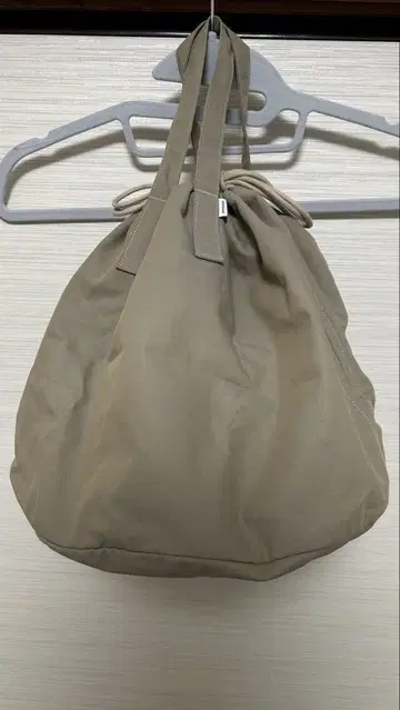 그라프페이퍼 헬멧 백 베이지색