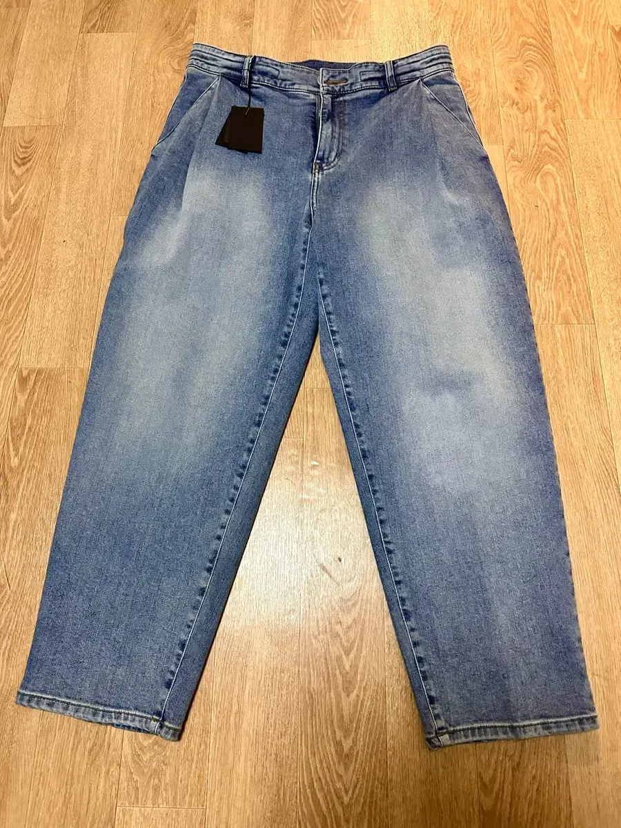 [82] System Homme Tapered Denim New Products