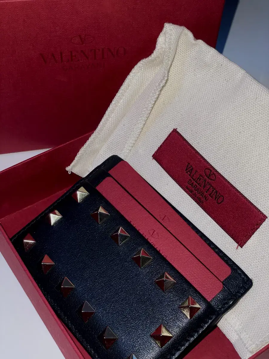 Valentino Rockstud kard wallet