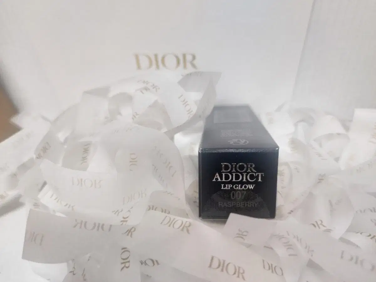 [New, sealed product] Dior Addict Lip Glow 7 Raspberry NEW lip balm Genuine product