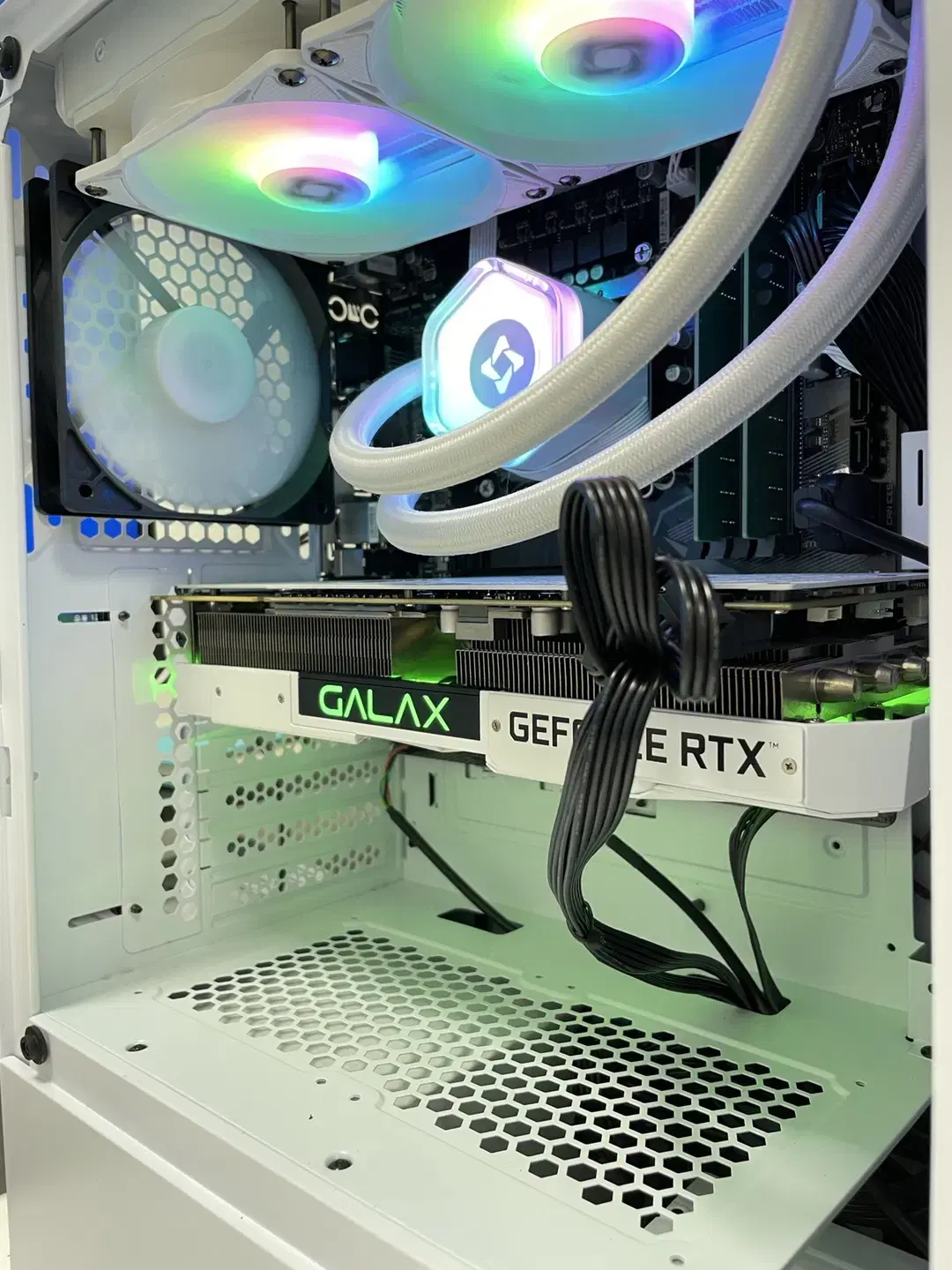 라이젠9800X3D/B650/RTX4080/16G/512G/1000W