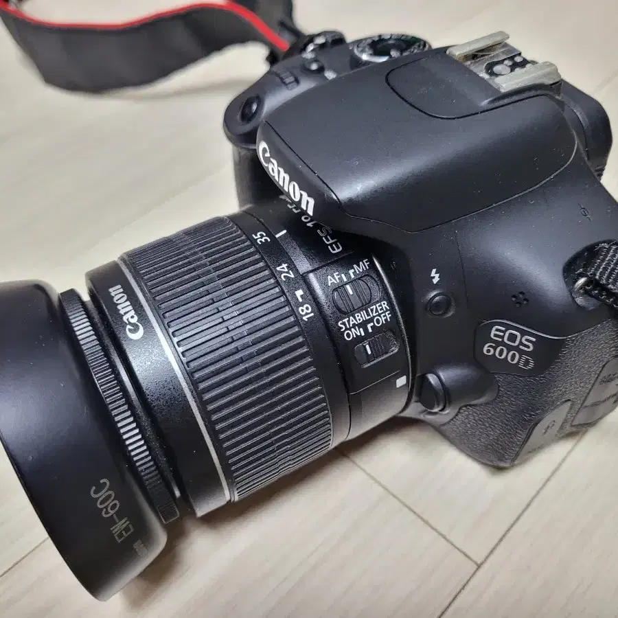 캐논 DSLR 카메라 EOS 600D 와 18-55 렌즈 세트