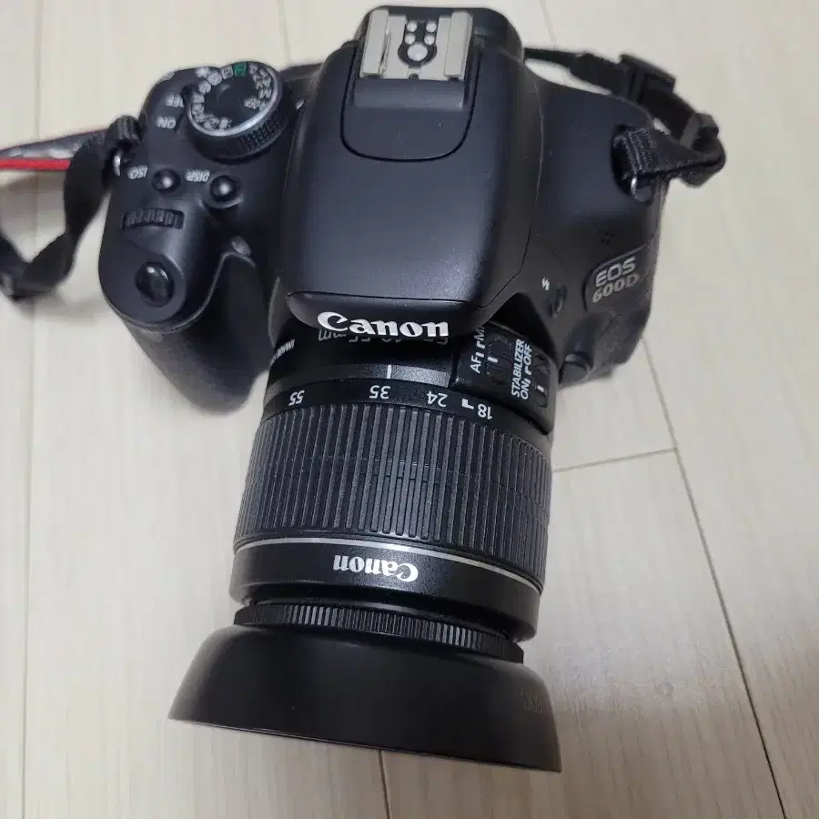 캐논 DSLR 카메라 EOS 600D 와 18-55 렌즈 세트