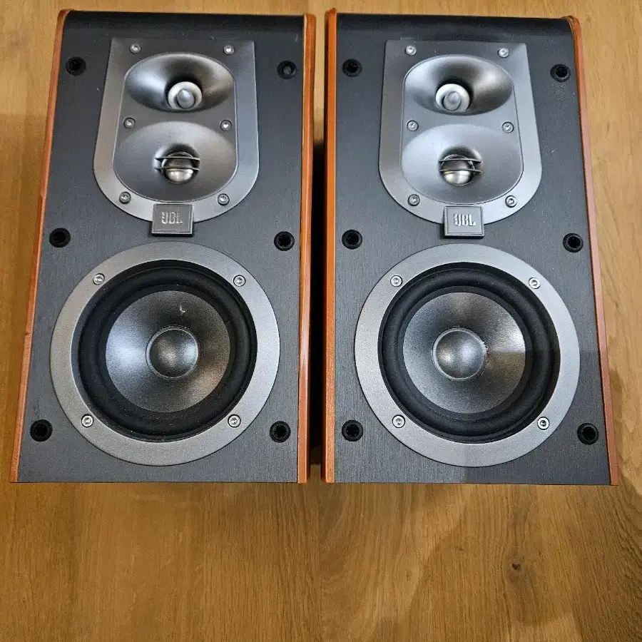 JBL ES20