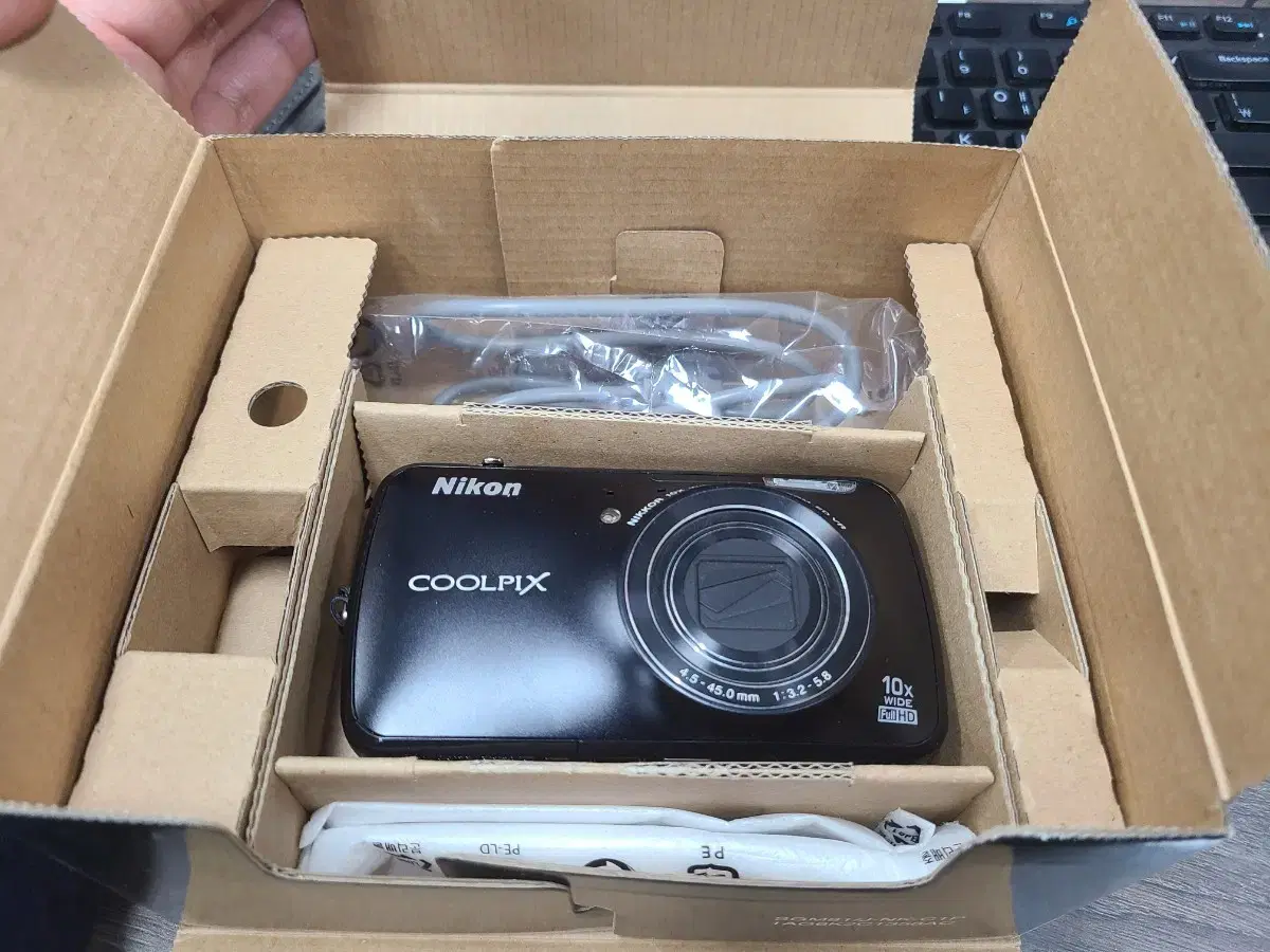 디카 니콘 쿨픽스 coolpix s800c 디지털카메라 판매합니다.