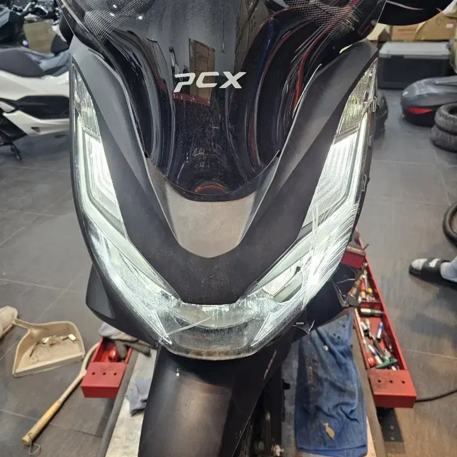 pcx 순정 헤드라이트