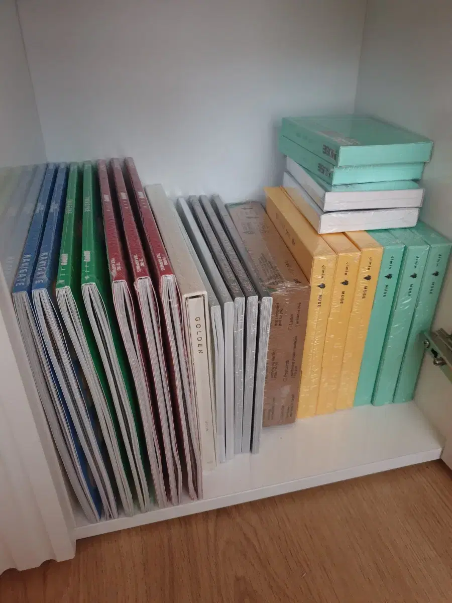 sealed album Layover Muse Face Golden Happy weverse album WTS