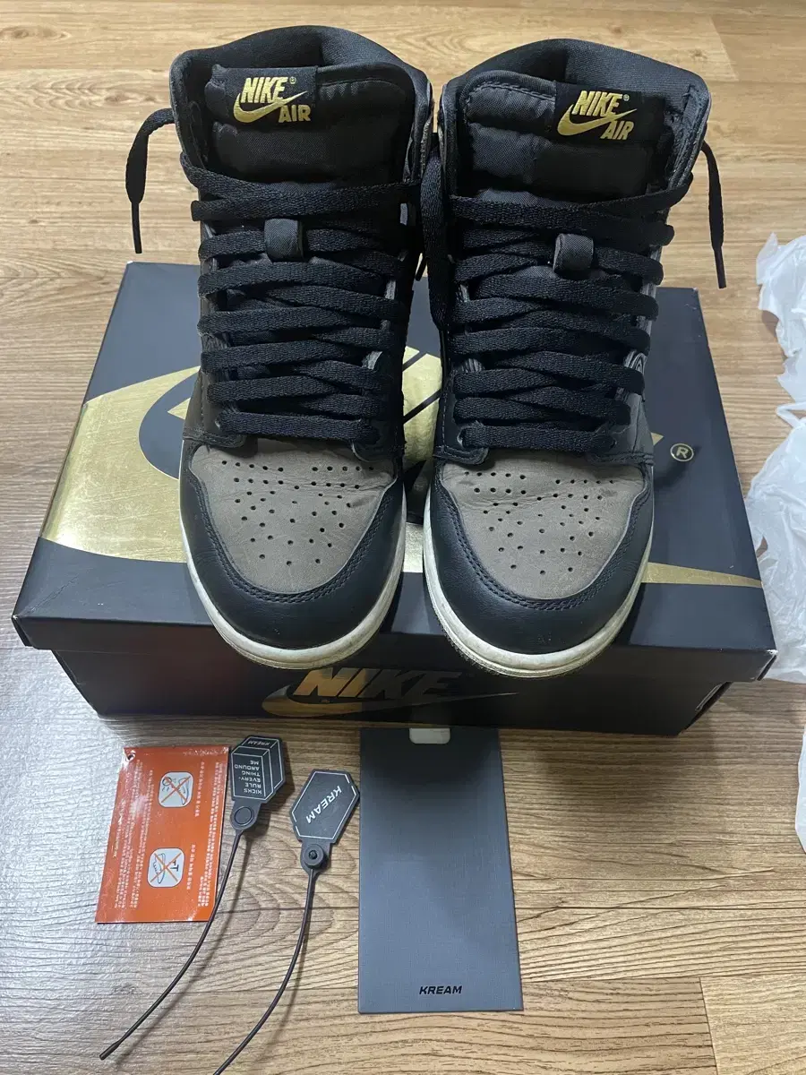 (가격인하!)Jordan 1 Retro High OG Palomino