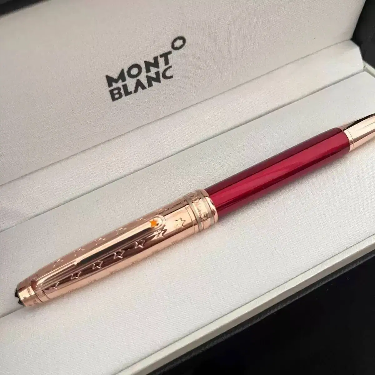 Montblanc  몽블랑   로즈 골드  만년필.