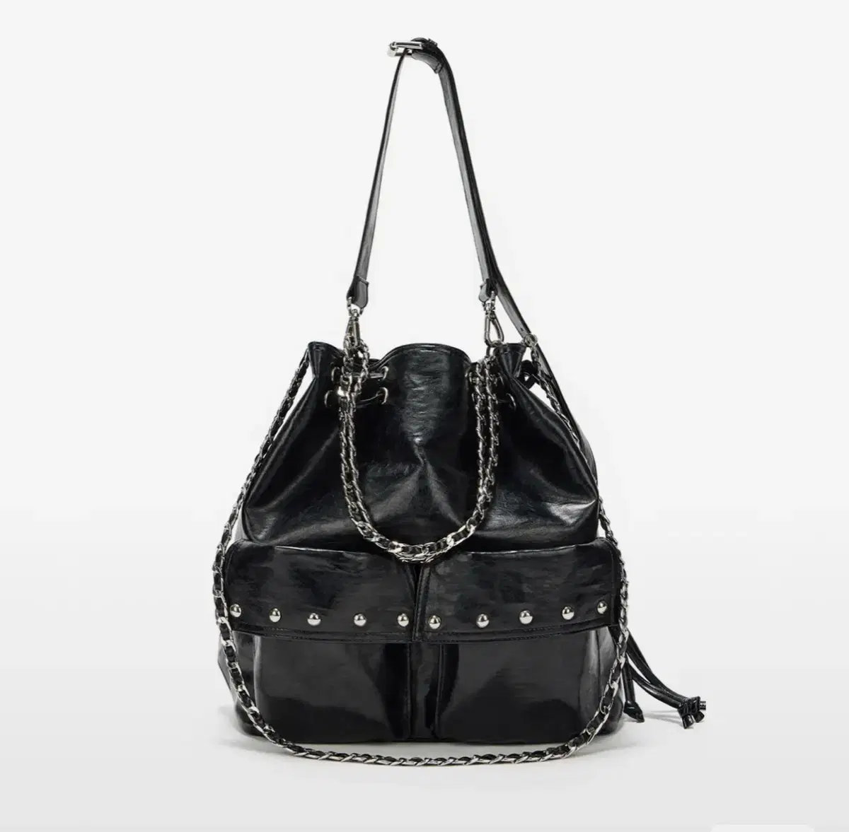 다이닛 5-WAY STUD POCKET MULTI BAG IN BLACK